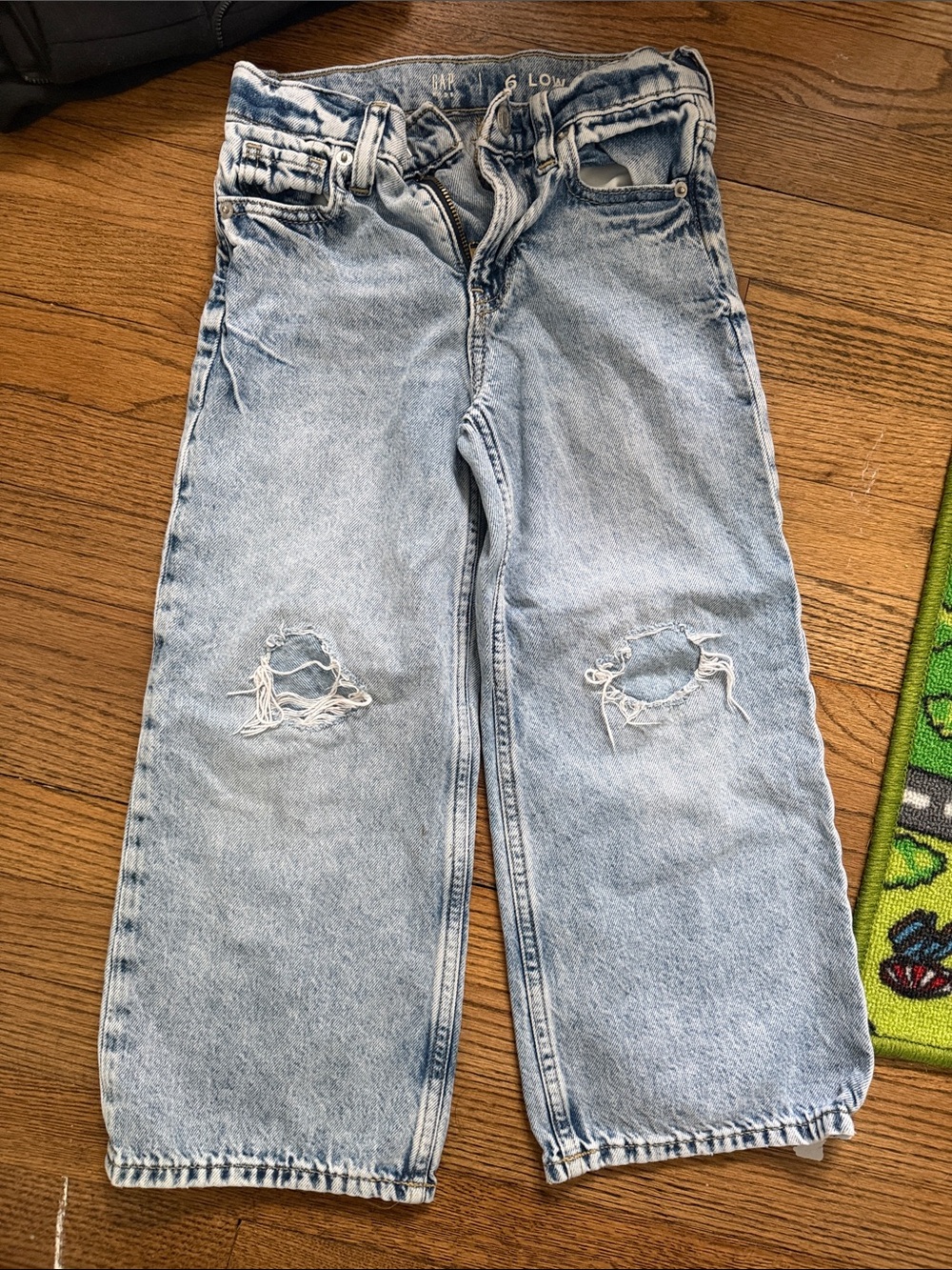 GAP Light Blue Distressed Kids Jeans size 6